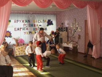 Запальний танок козачат