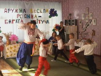 Запальний танок козачат